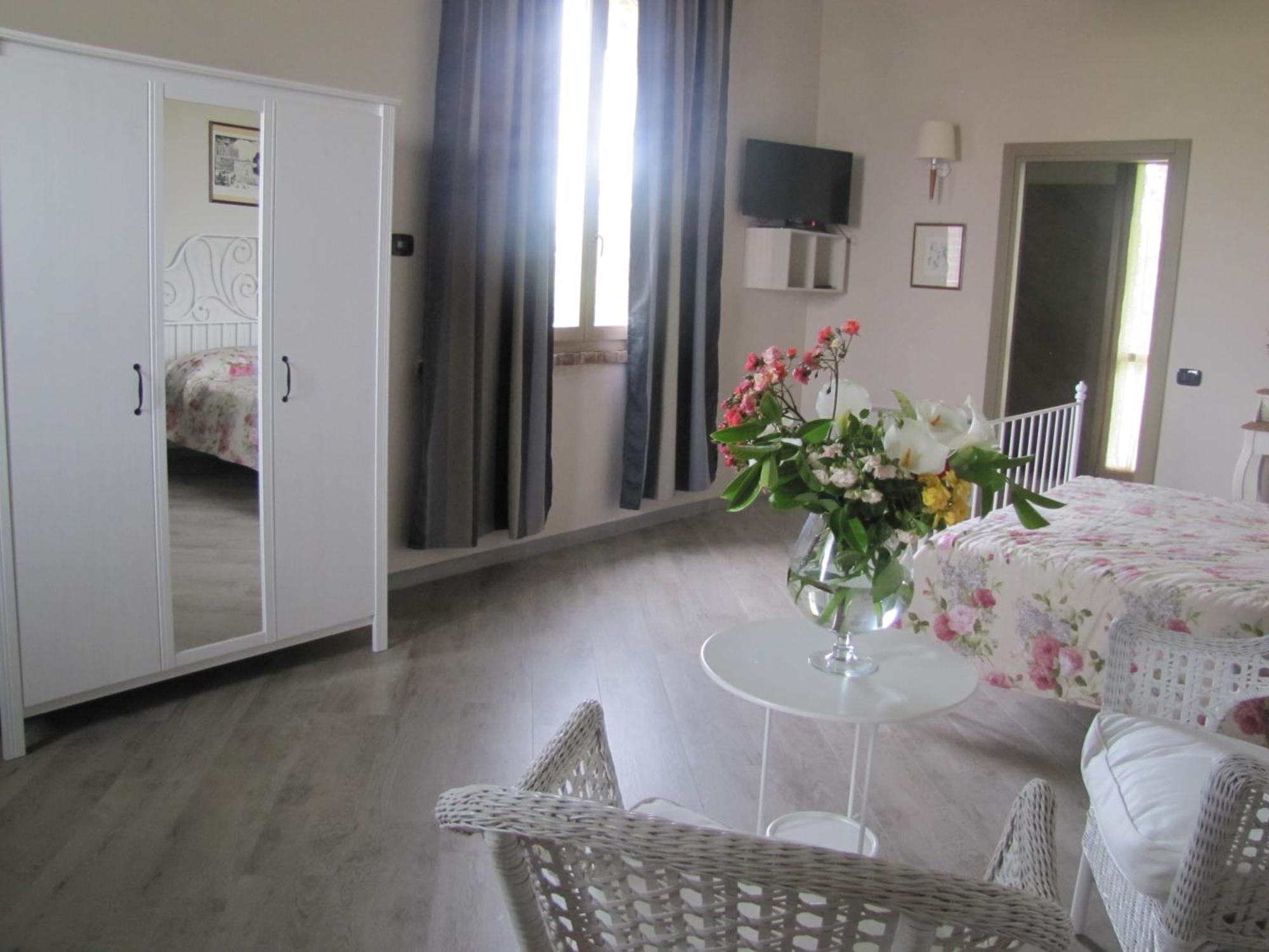 Agriturismo Bassanine Monticelli dʼOngina Pokoj fotografie