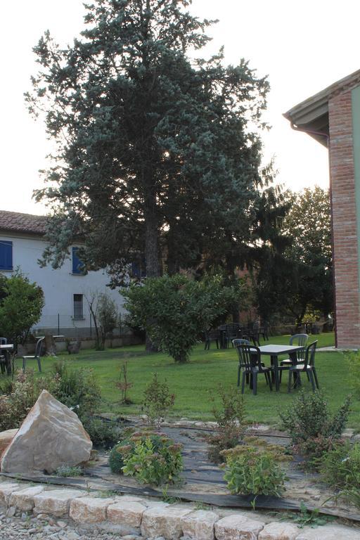 Agriturismo Bassanine Monticelli dʼOngina Exteriér fotografie