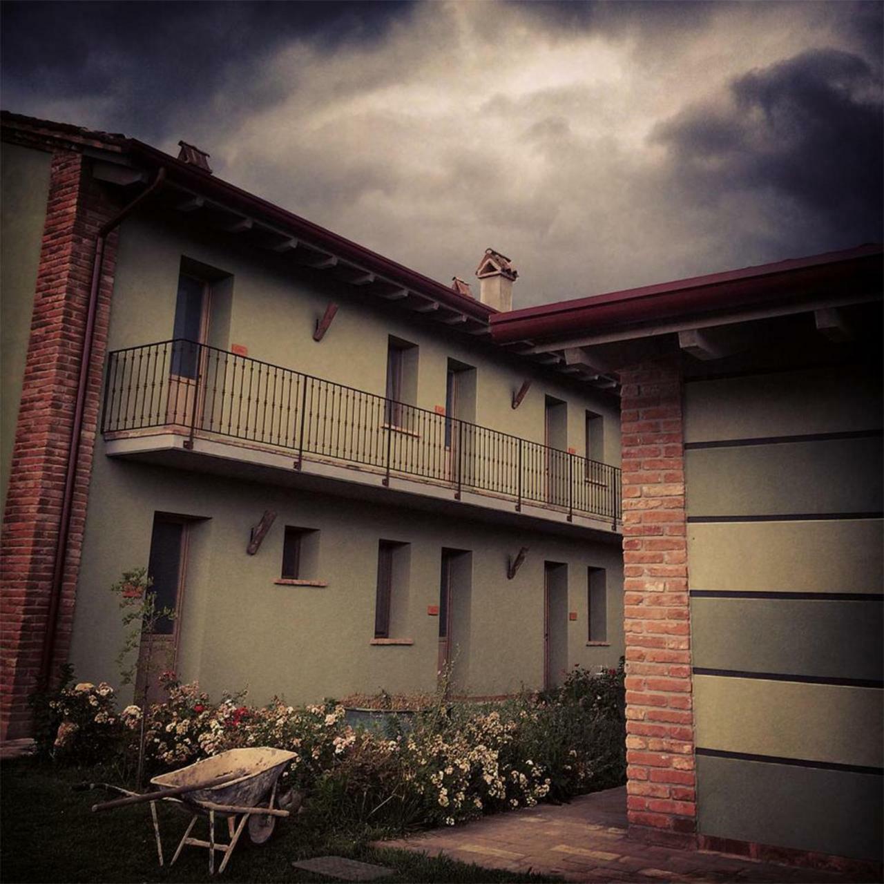 Agriturismo Bassanine Monticelli dʼOngina Exteriér fotografie