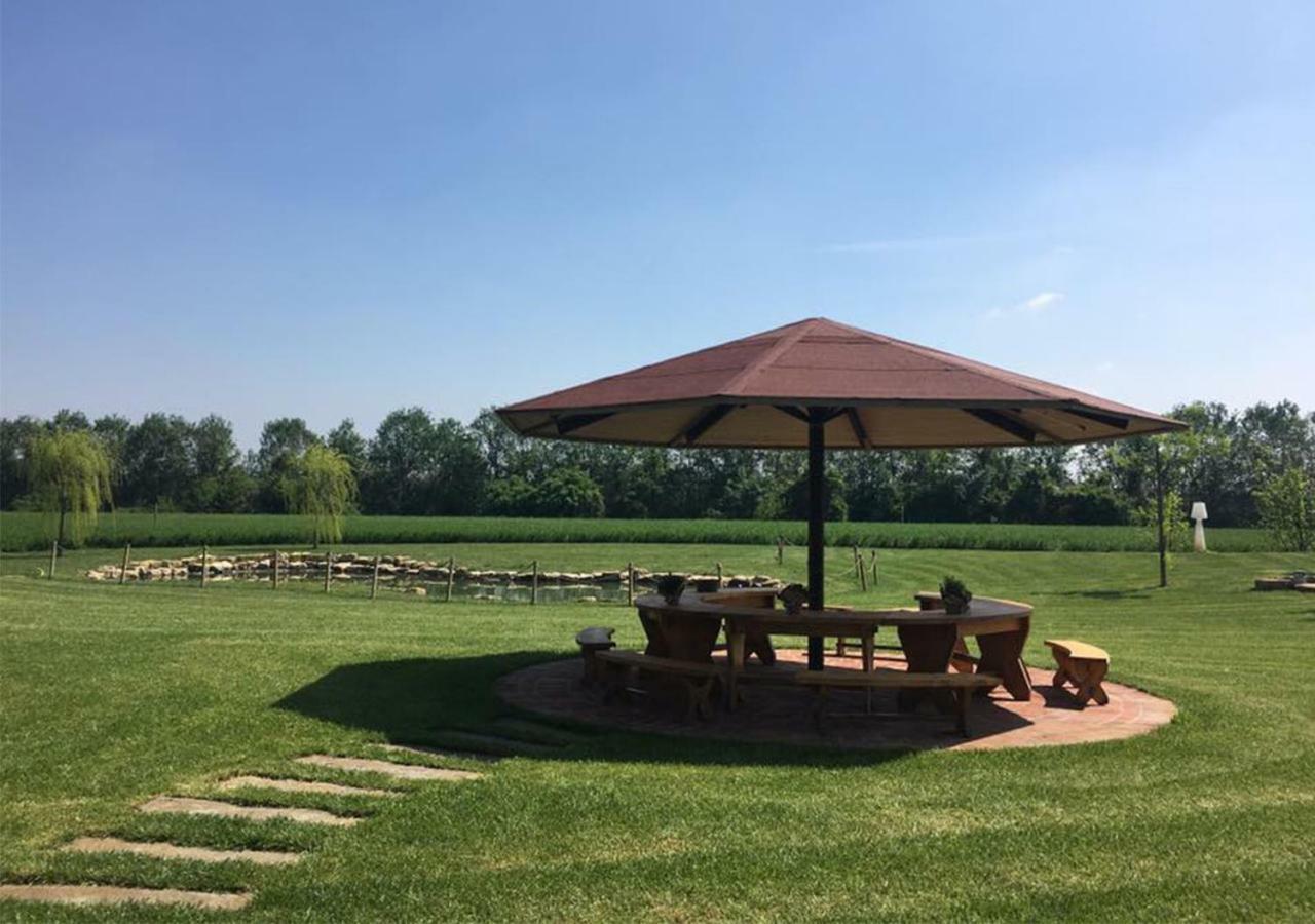 Agriturismo Bassanine Monticelli dʼOngina Exteriér fotografie